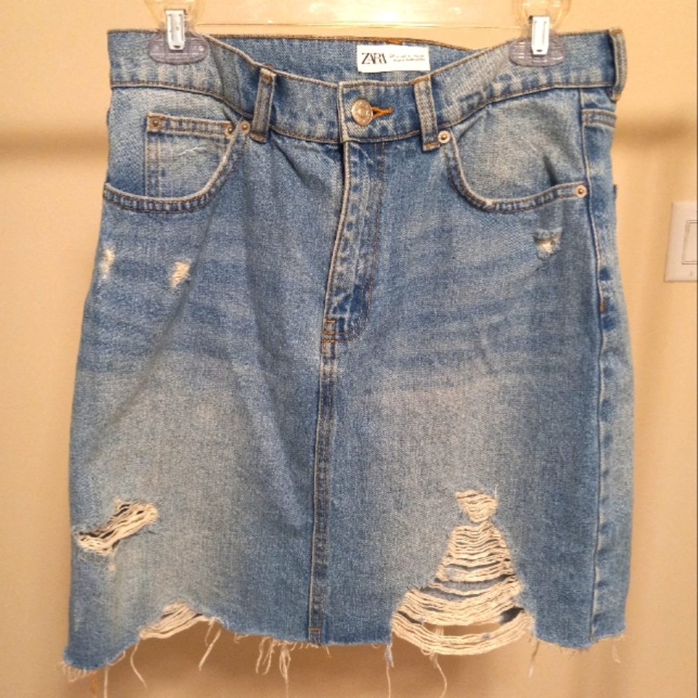 Zara Denim Distressed skirt
